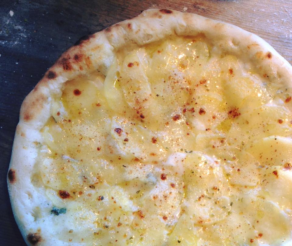 Pizza クアトロ・フォルマッジ